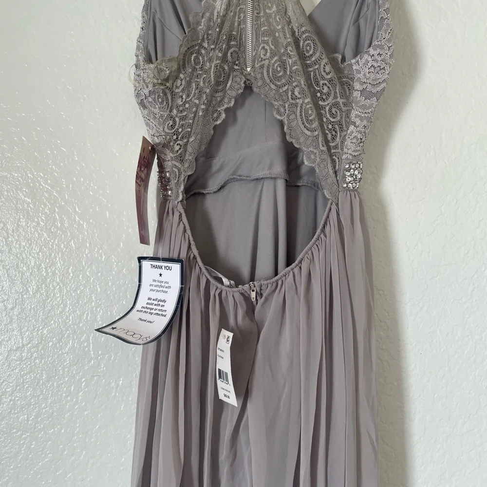 Sundae Gray Lace Embellished Gown - Juniors Size L - NWT